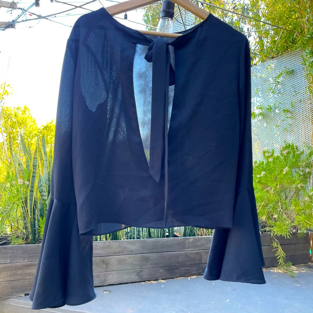 SOLD, Shear Open Back, Bow, Bell Sleeve Top 💫